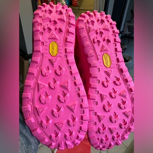 Merrell pink hiking boots- brand new in box sz 8 - Picture 4 of 5